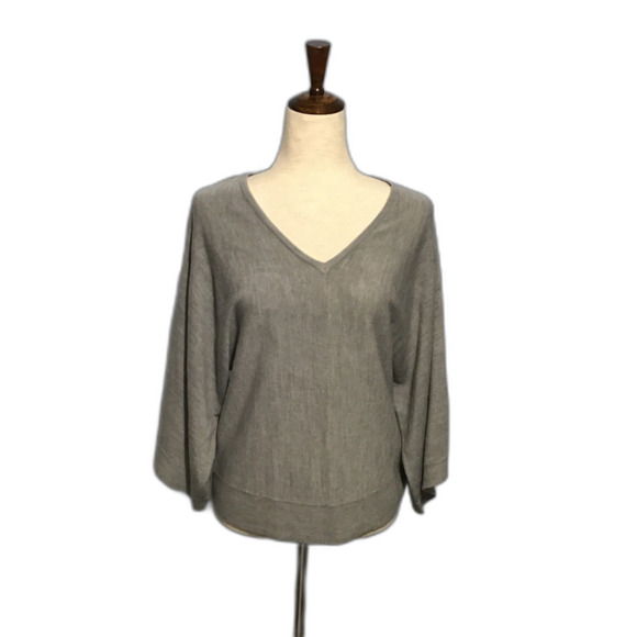 Gray Ribbed V-Neck 3/4 Sleeve Women's Knit Sweater - Picture 1 of 8